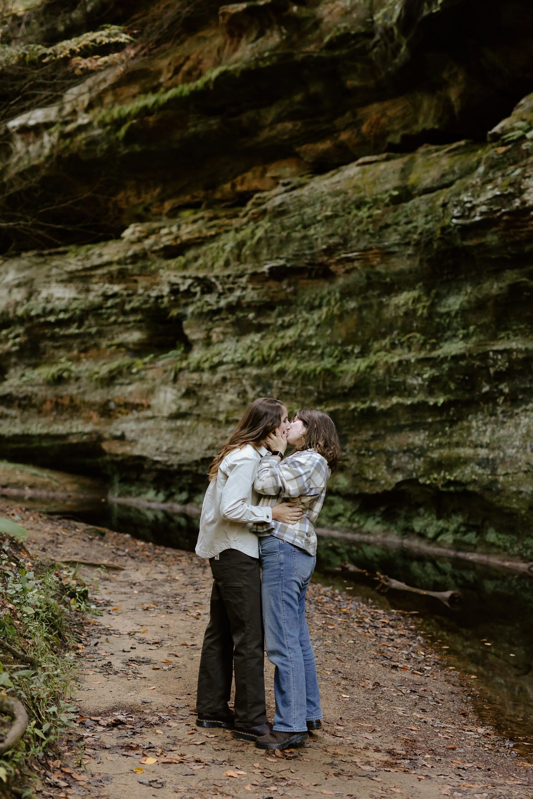 Hocking hills engagement photos at upper falls